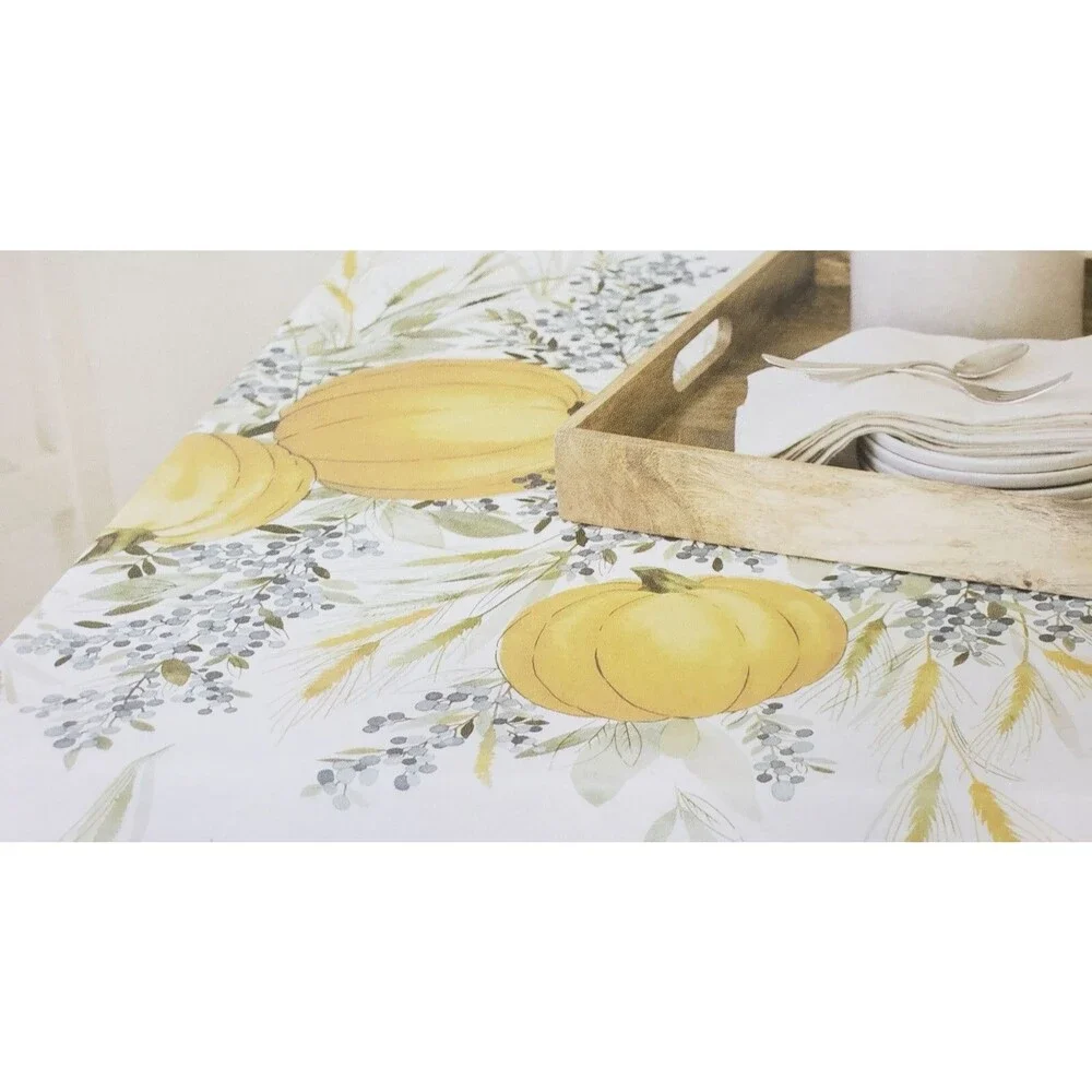 1 Printed Fabric Tablecloth, 60